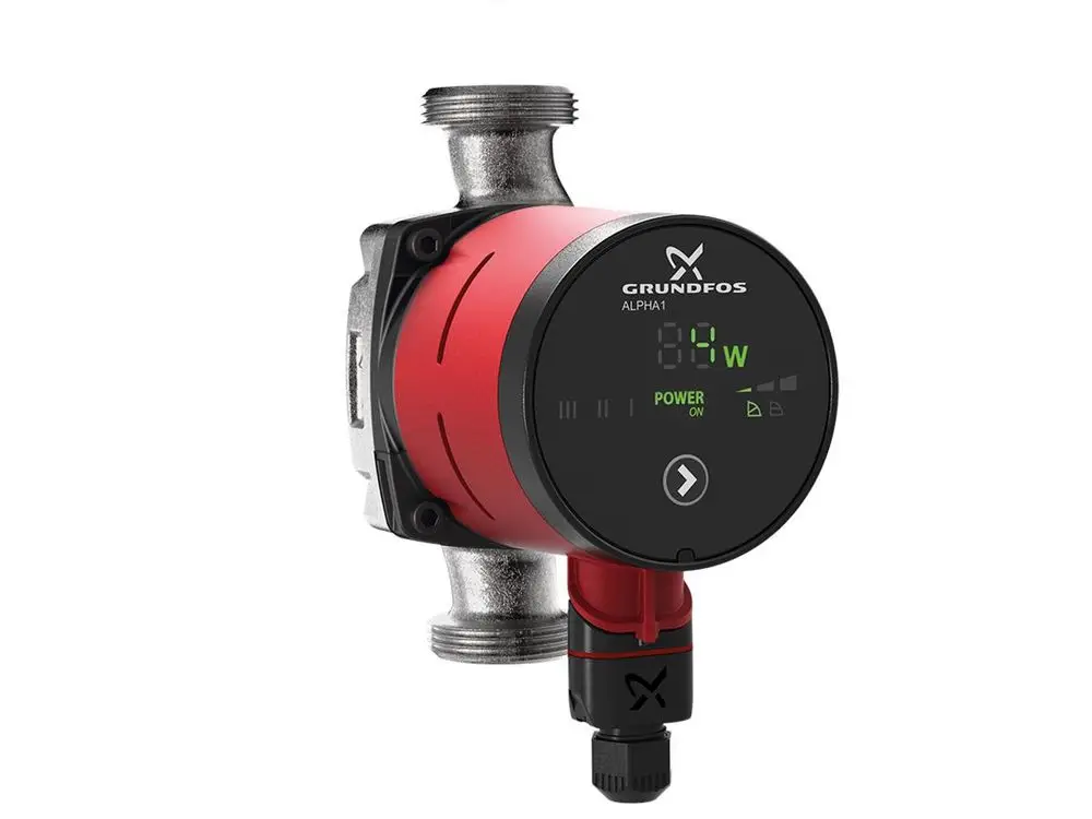 Kompakte Umwälzpumpe der Marke Grundfos mit digitalem Display und Anschluss für Rohrleitungen. Zeigt Leistungsaufnahme in Watt an.